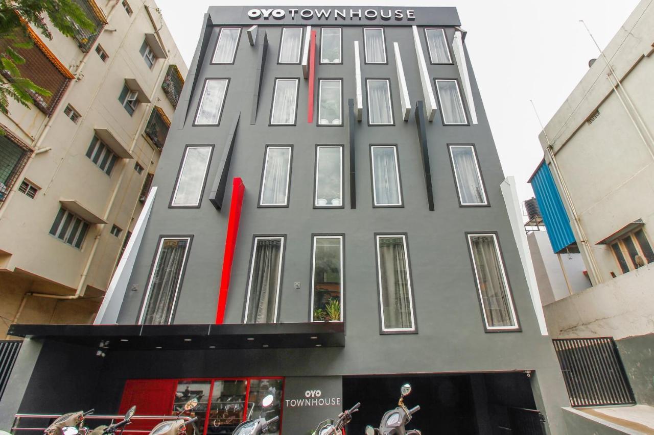 ホテル Townhouse White Ridge Shivam Road Lālāguda エクステリア 写真