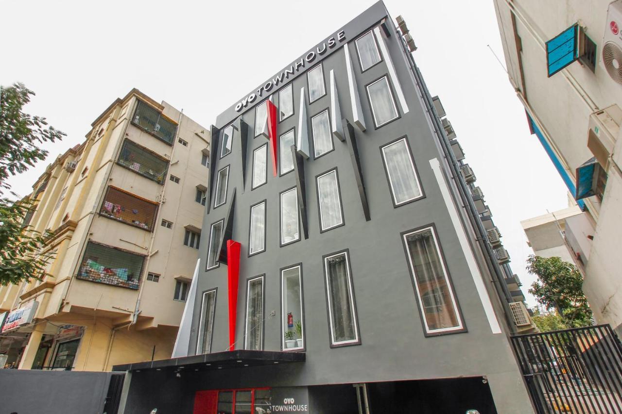 ホテル Townhouse White Ridge Shivam Road Lālāguda エクステリア 写真